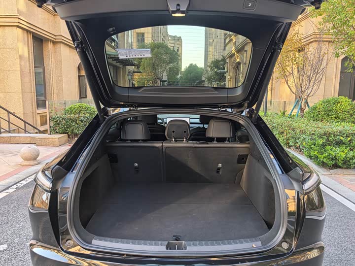 Фото 15 - Nio Onvo L60