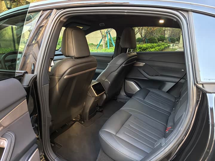 Фото 8 - Nio Onvo L60