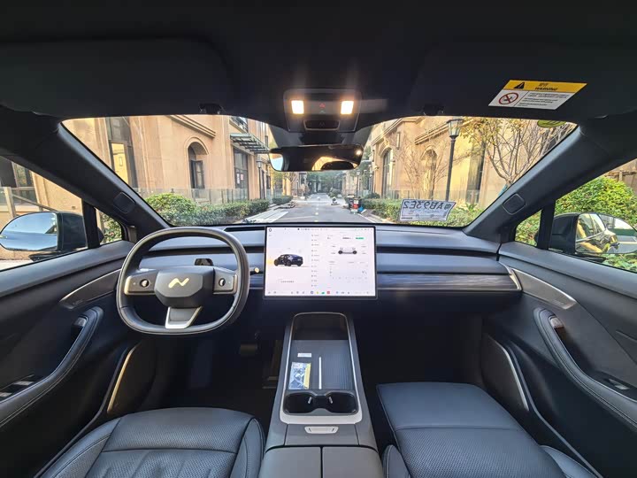 Фото 9 - Nio Onvo L60