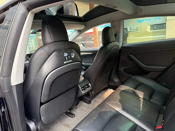 Фото 9 - Tesla Model 3