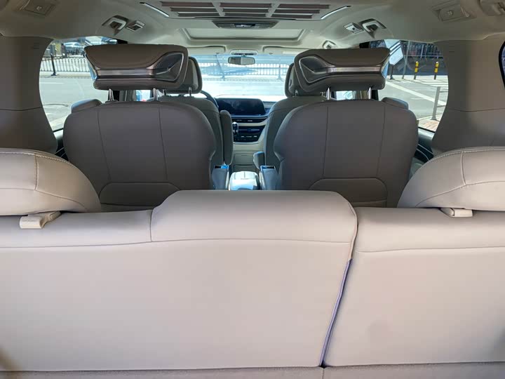 Фото 14 - Buick GL8 ES