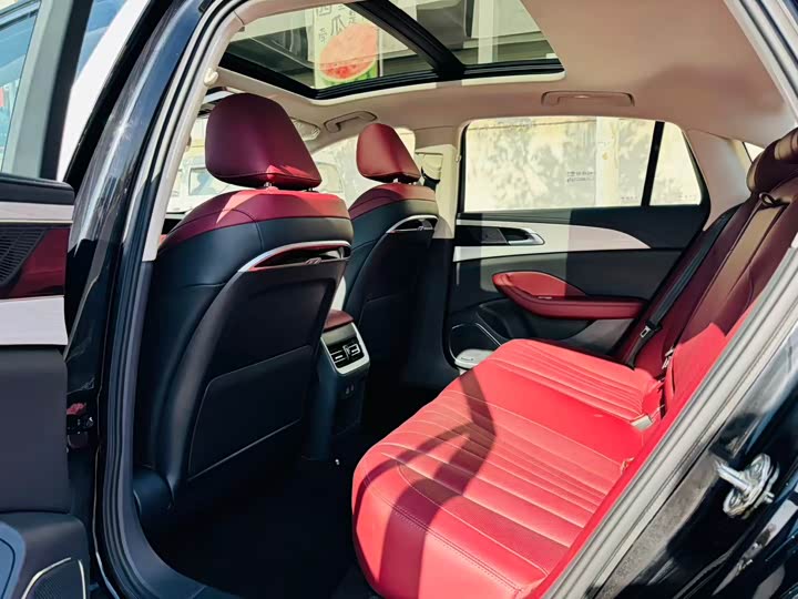 Фото 7 - Hongqi H5 Hybrid