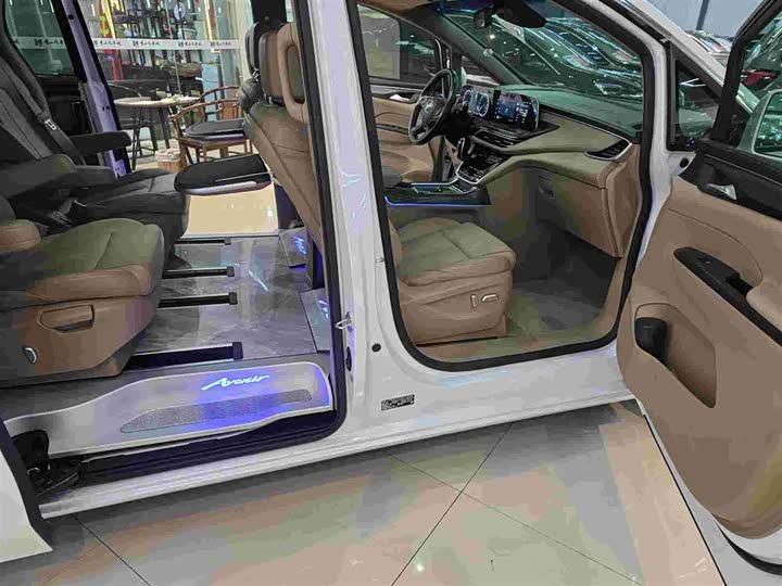 Фото 12 - Buick GL8 ES