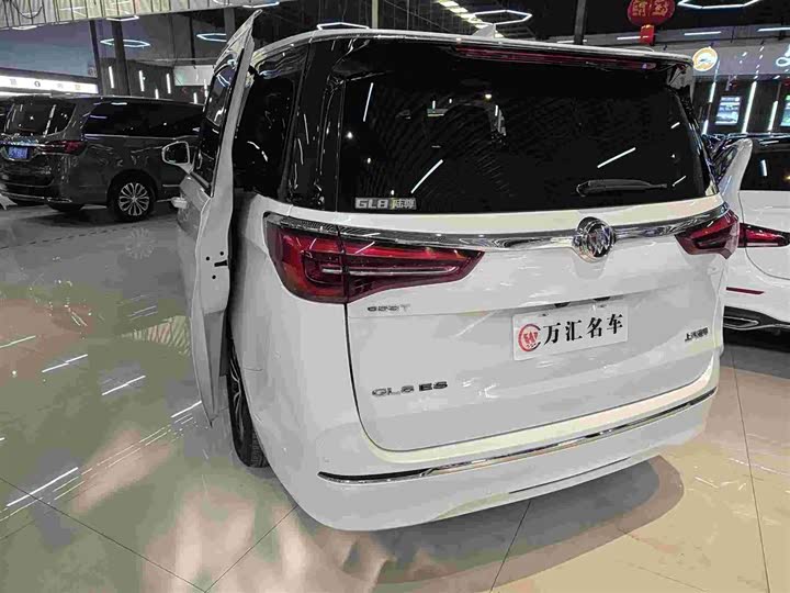 Фото 7 - Buick GL8 ES