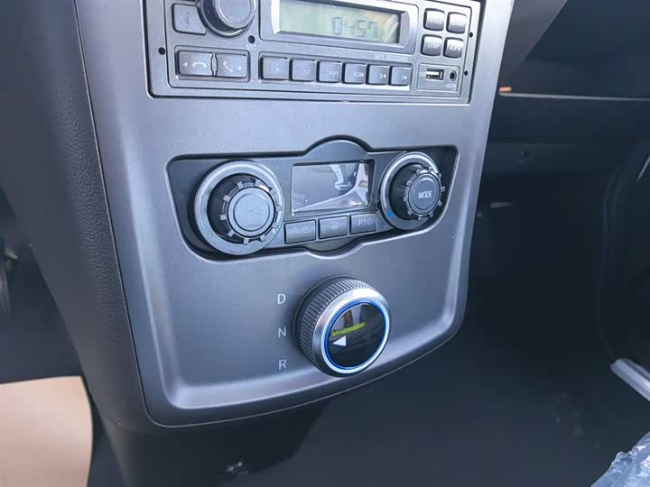 Фото 13 - Foton Smart Smurf E7