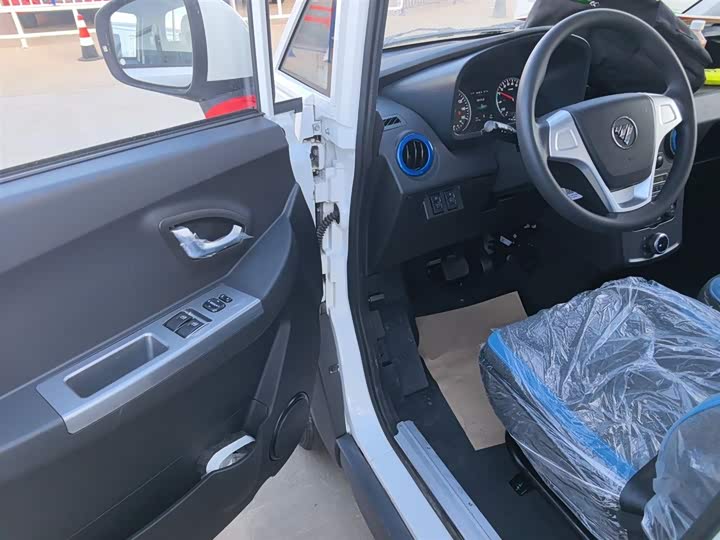 Фото 16 - Foton Smart Smurf E7