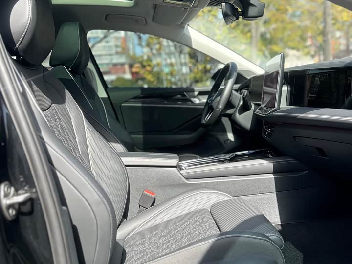 Фото 10 - Volkswagen Magotan