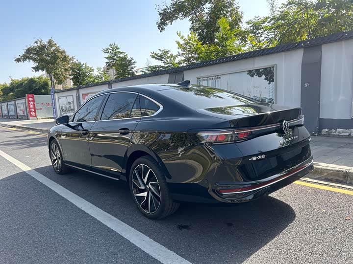 Фото 14 - Volkswagen Magotan