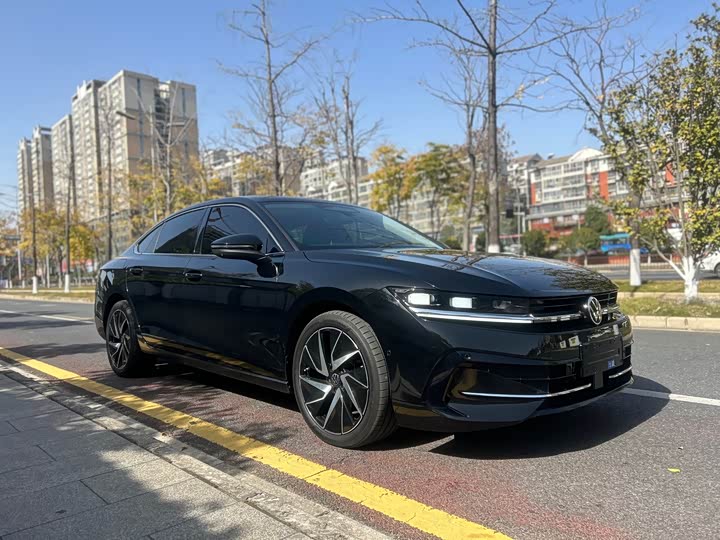 Фото 2 - Volkswagen Magotan