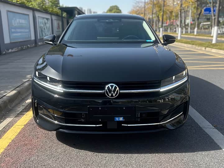 Фото 3 - Volkswagen Magotan