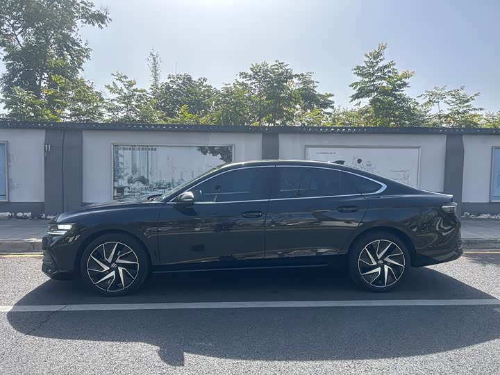 Фото 4 - Volkswagen Magotan