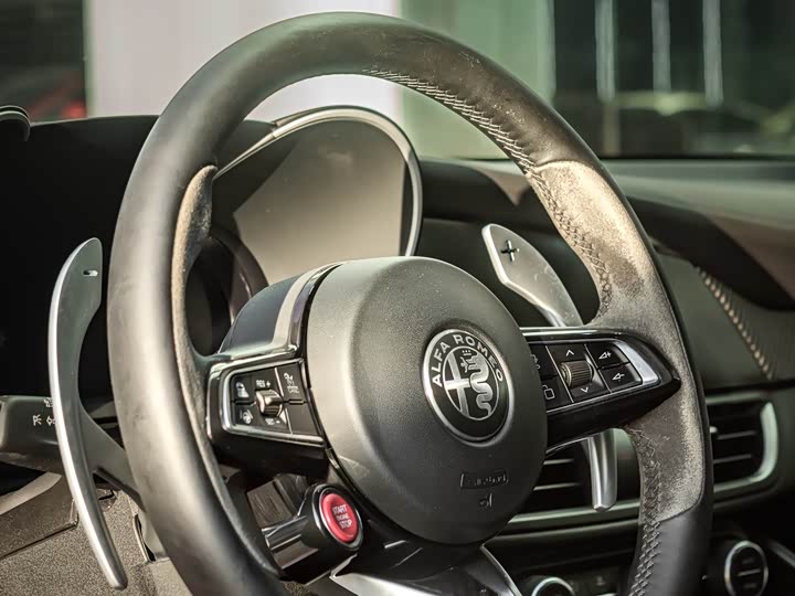 Фото 6 - Alfa Romeo Giulia