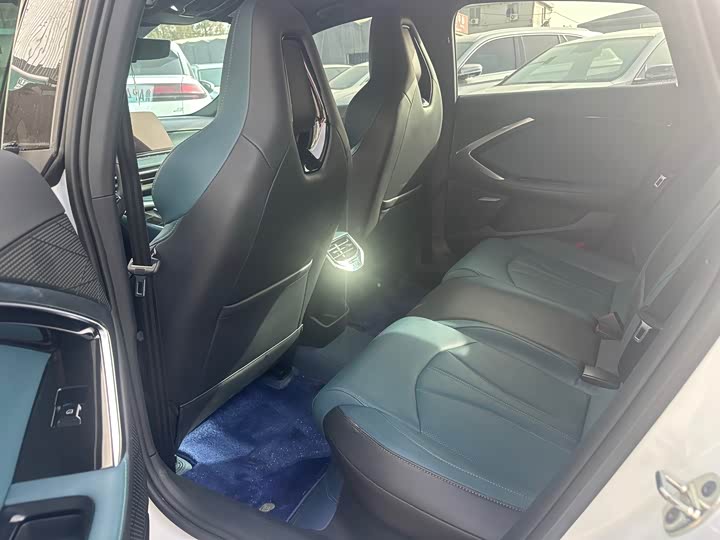 Фото 8 - MG Motor 7