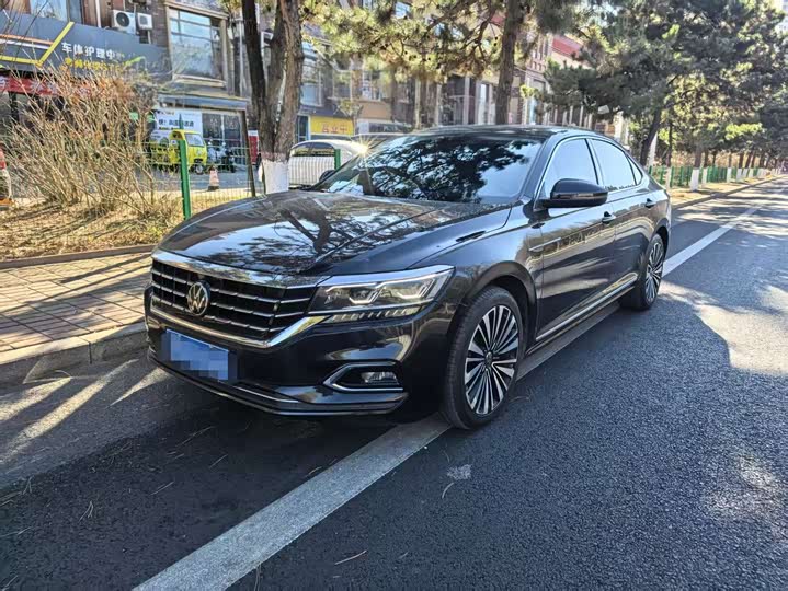 Фото 2 - Volkswagen Passat