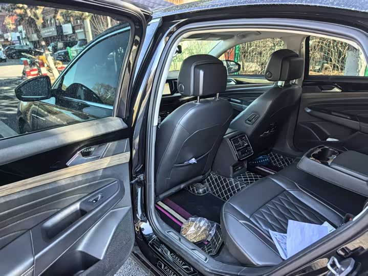 Фото 7 - Volkswagen Passat