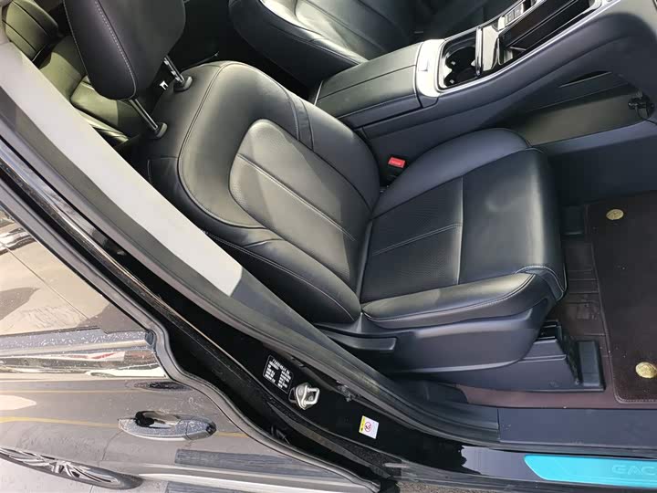 Фото 25 - GAC Trumpchi M8