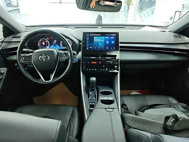 Фото 10 - Toyota Avalon