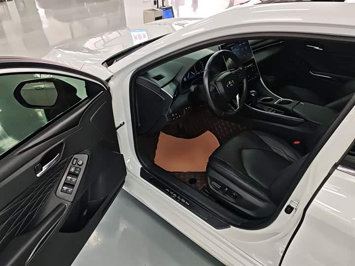 Фото 16 - Toyota Avalon