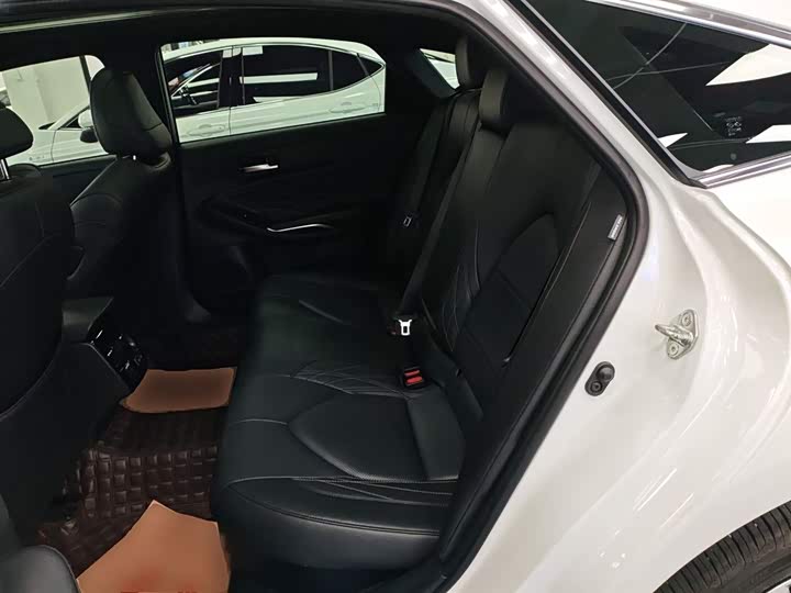 Фото 17 - Toyota Avalon