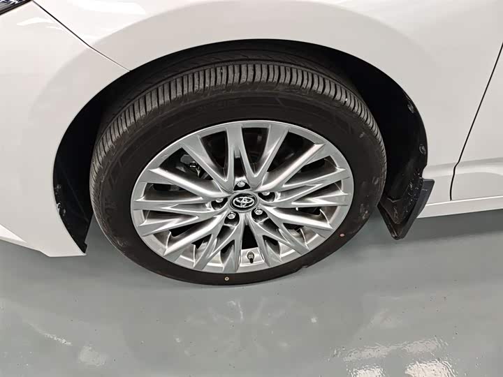 Фото 23 - Toyota Avalon