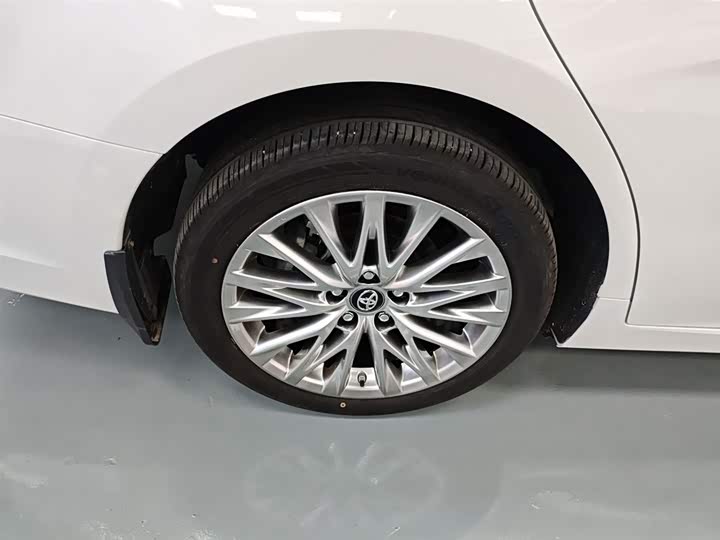 Фото 26 - Toyota Avalon