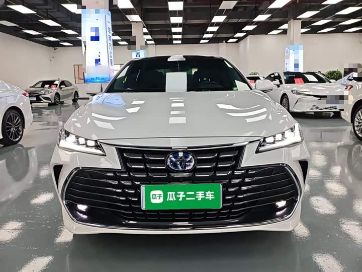 Фото 3 - Toyota Avalon