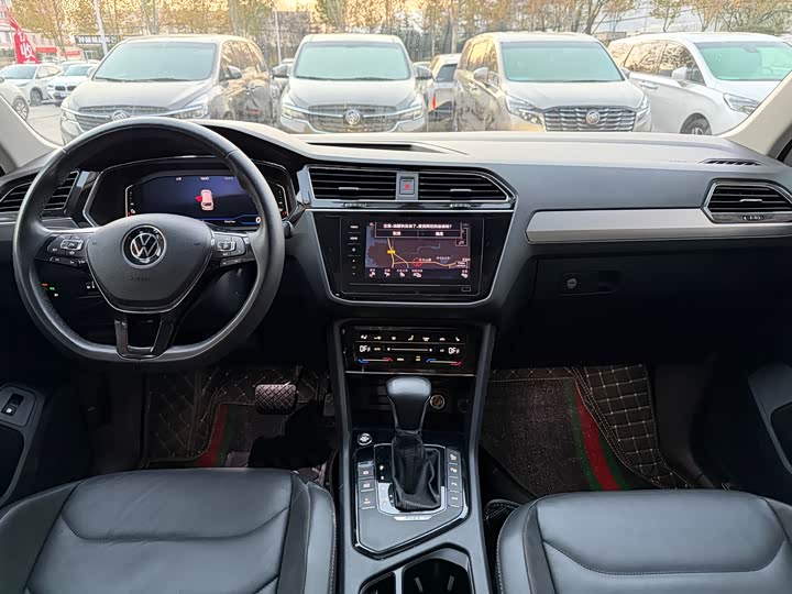 Фото 9 - Volkswagen Tiguan L Hybrid