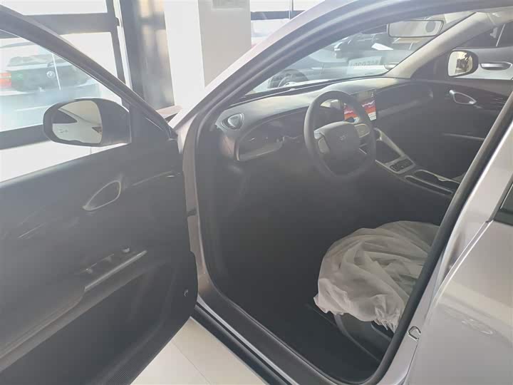 Фото 16 - Geely Galaxy Geome