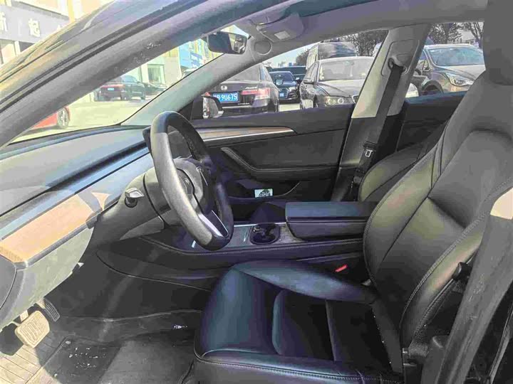 Фото 8 - Tesla Model 3