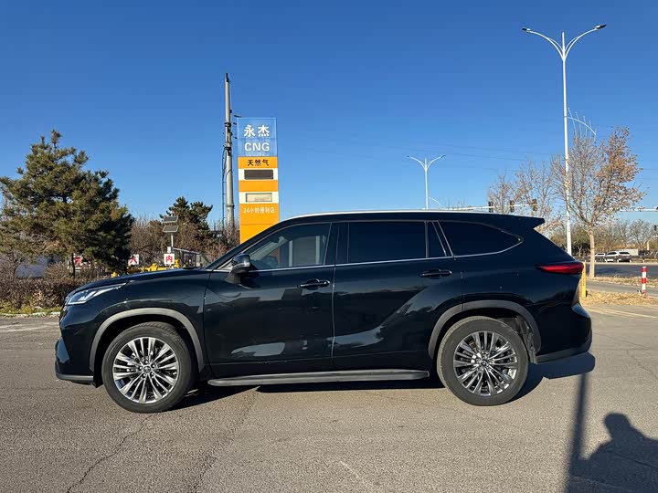 Фото 4 - Toyota Highlander