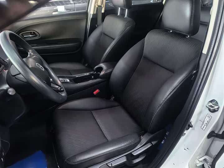 Фото 11 - Honda Vezel