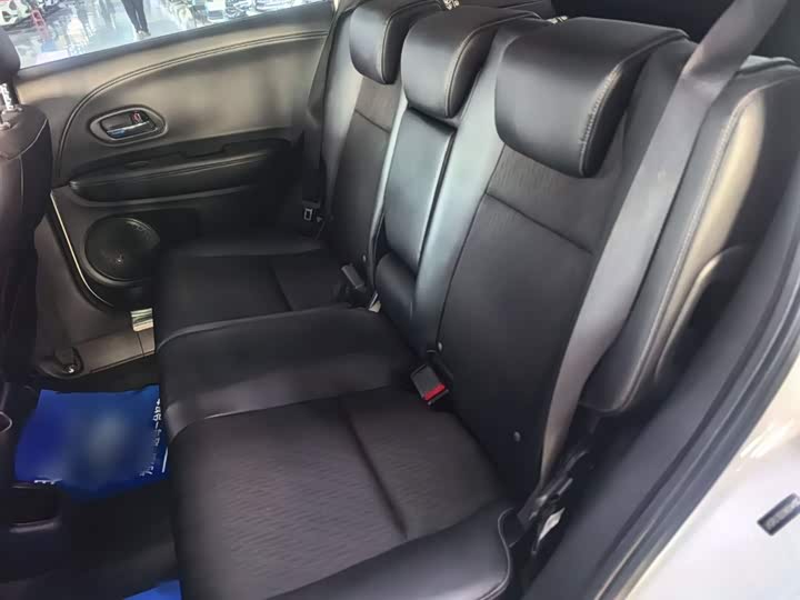 Фото 8 - Honda Vezel