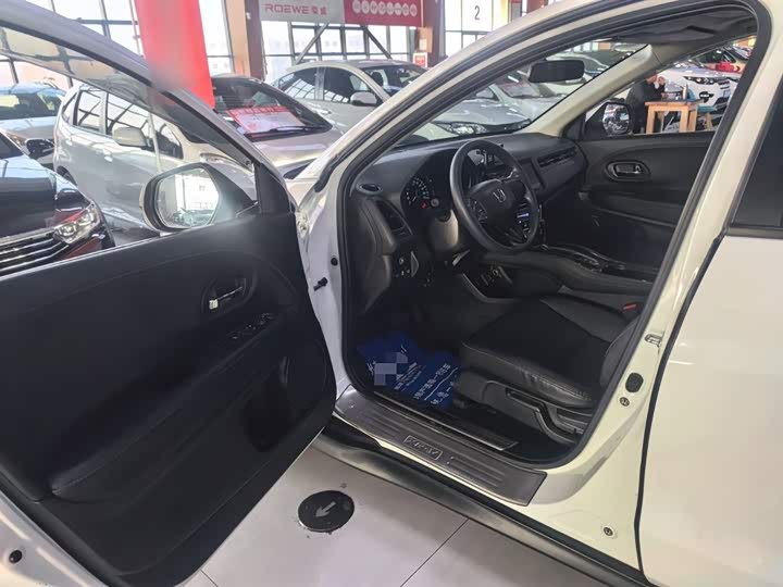 Фото 9 - Honda Vezel