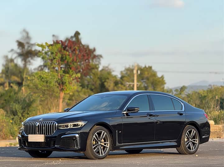 Фото 2 - BMW 7 Series