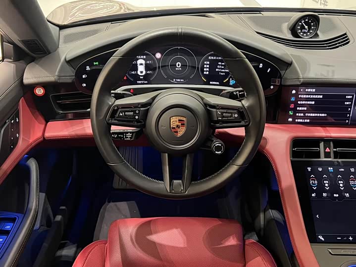 Photo 17 - Porsche Taycan