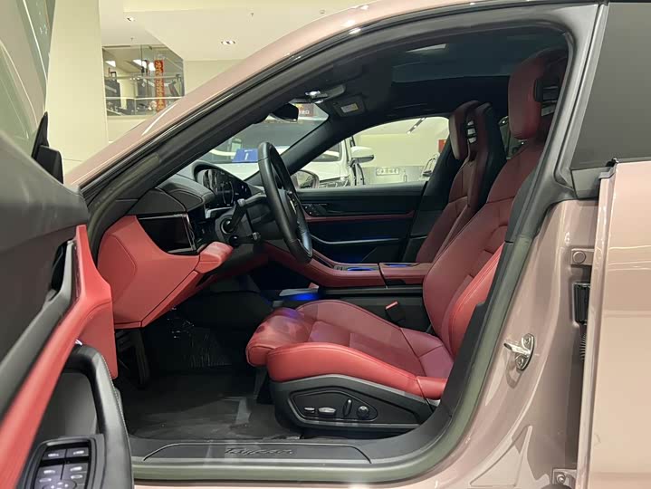 Photo 6 - Porsche Taycan