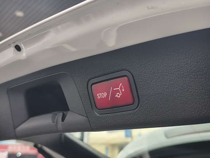 Фото 9 - Mercedes-Benz GLA-Class