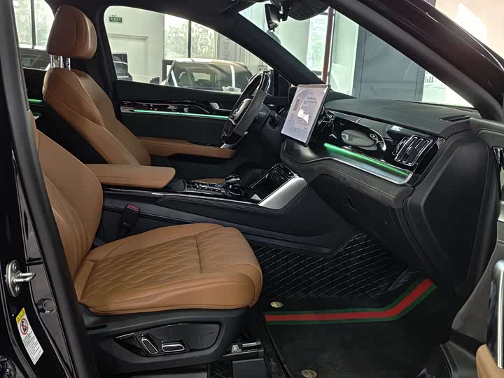 Фото 23 - BYD Tang Hybrid/EV