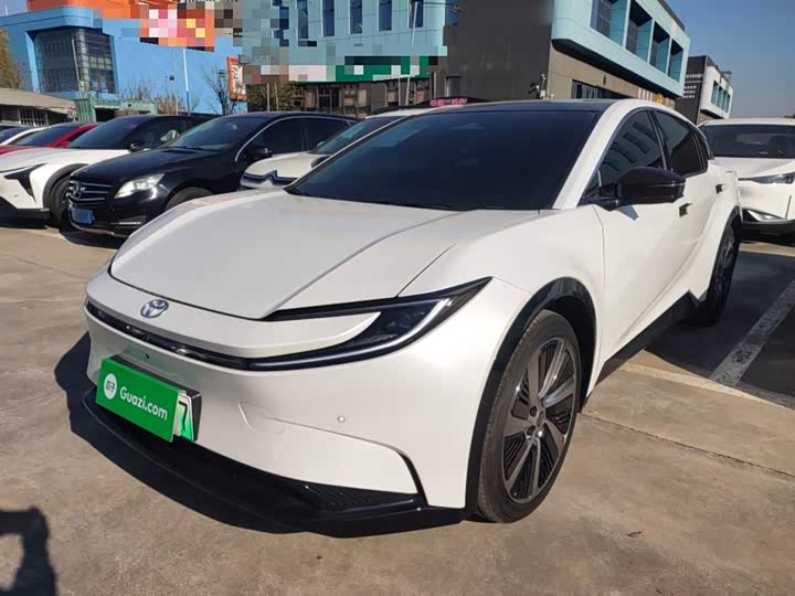 Фото 2 - Toyota bZ5