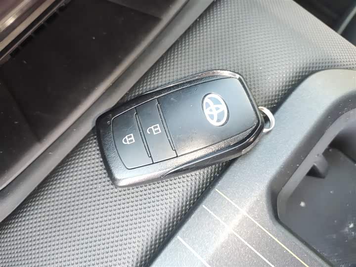 Фото 9 - Toyota bZ5