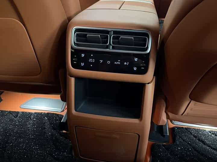 Фото 10 - LiXiang L7