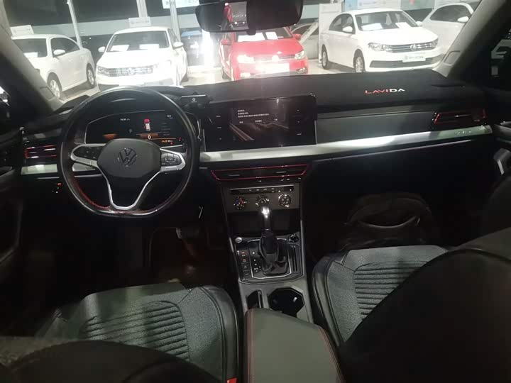 Фото 10 - Volkswagen Lavida