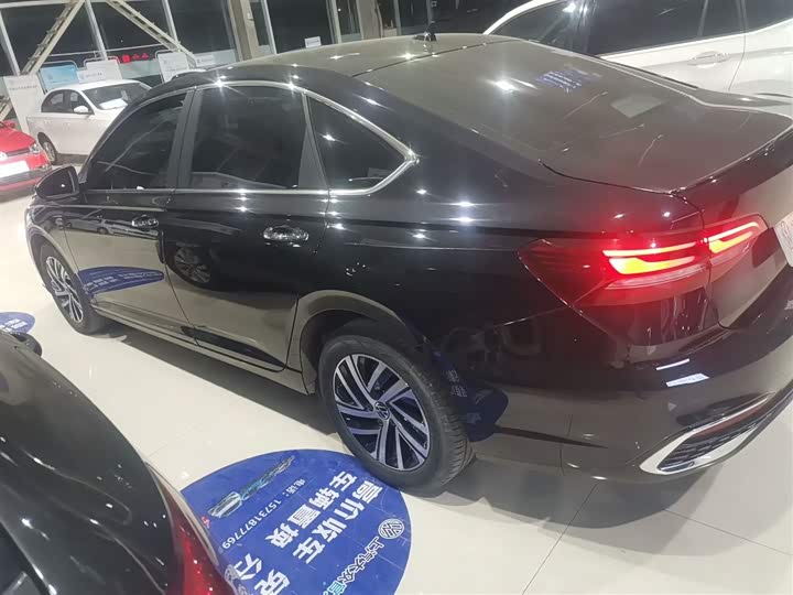 Фото 5 - Volkswagen Lavida