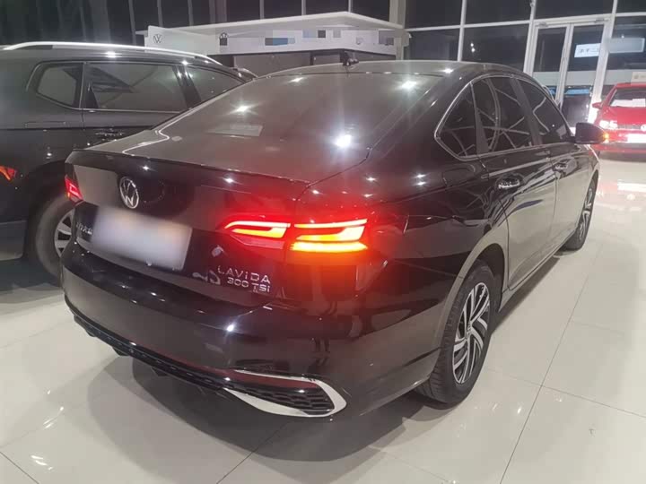 Фото 7 - Volkswagen Lavida