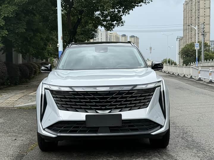 Фото 3 - Geely Atlas L