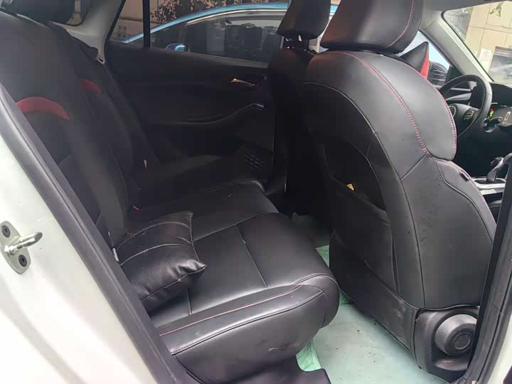 Фото 10 - MG Motor 5