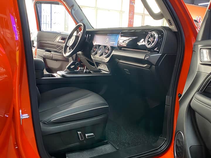 Фото 11 - Tank 300