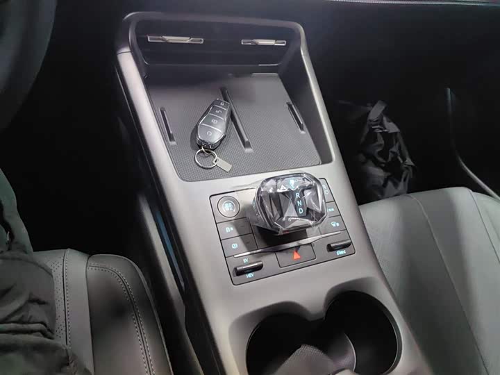 Фото 14 - BYD Qin Plus