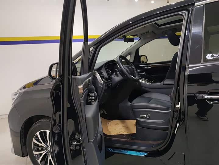 Фото 9 - GAC Trumpchi M8