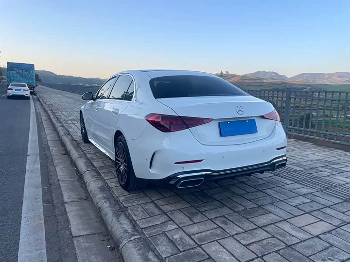 Фото 9 - Mercedes-Benz C-Class